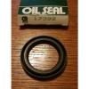 Chicago Rawhide 17488 oil Seal New Grease Seal CR Seal 17488