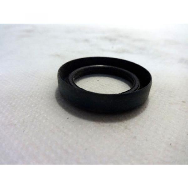 NEW IN BOX  LOT OF 2 CHICAGO RAWHIDE 9520 OIL SEAL #3 image
